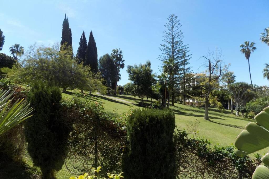מארבלה Fuente Aloha Apartment מראה חיצוני תמונה