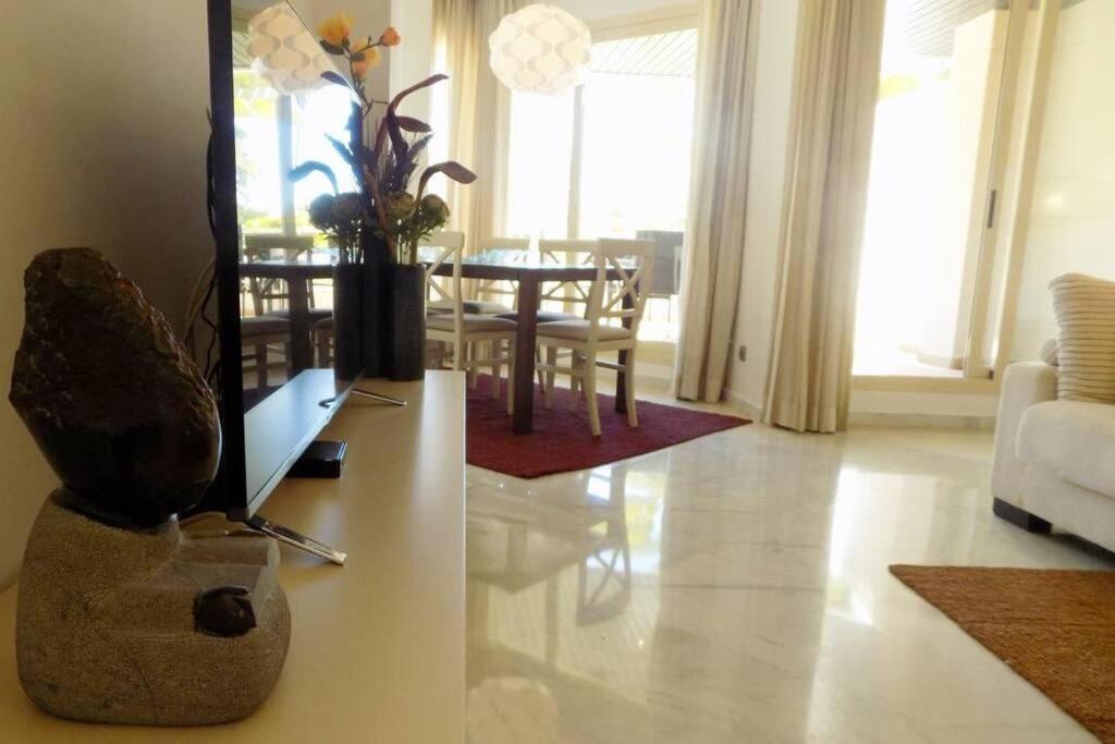 מארבלה Fuente Aloha Apartment מראה חיצוני תמונה