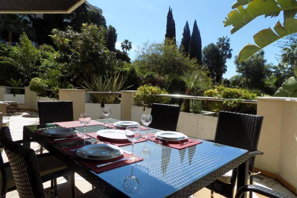 מארבלה Fuente Aloha Apartment מראה חיצוני תמונה