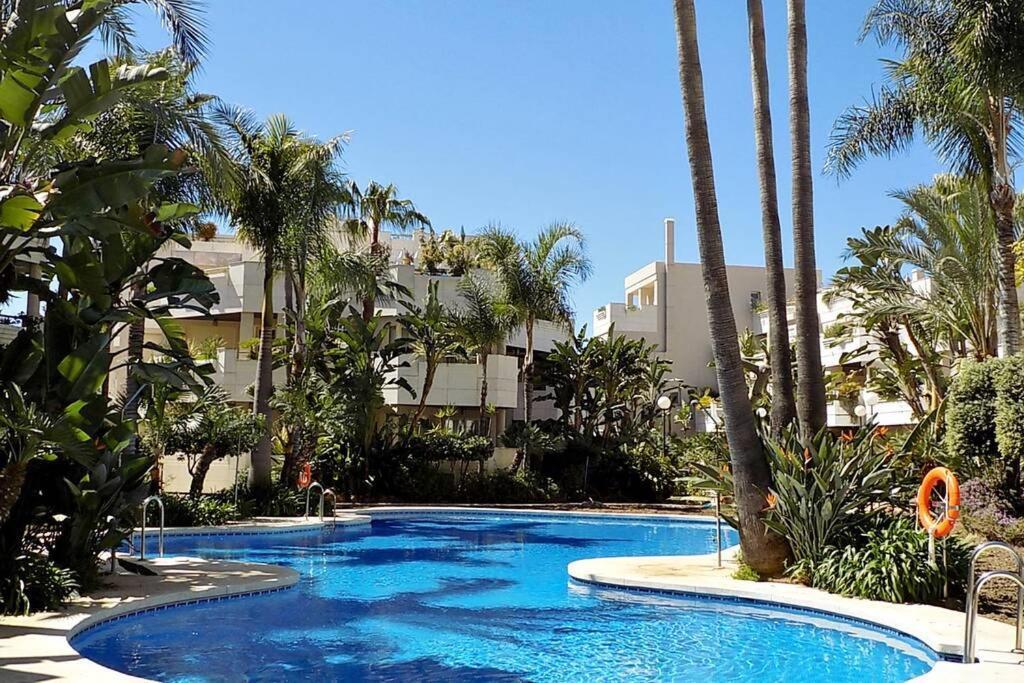 מארבלה Fuente Aloha Apartment מראה חיצוני תמונה