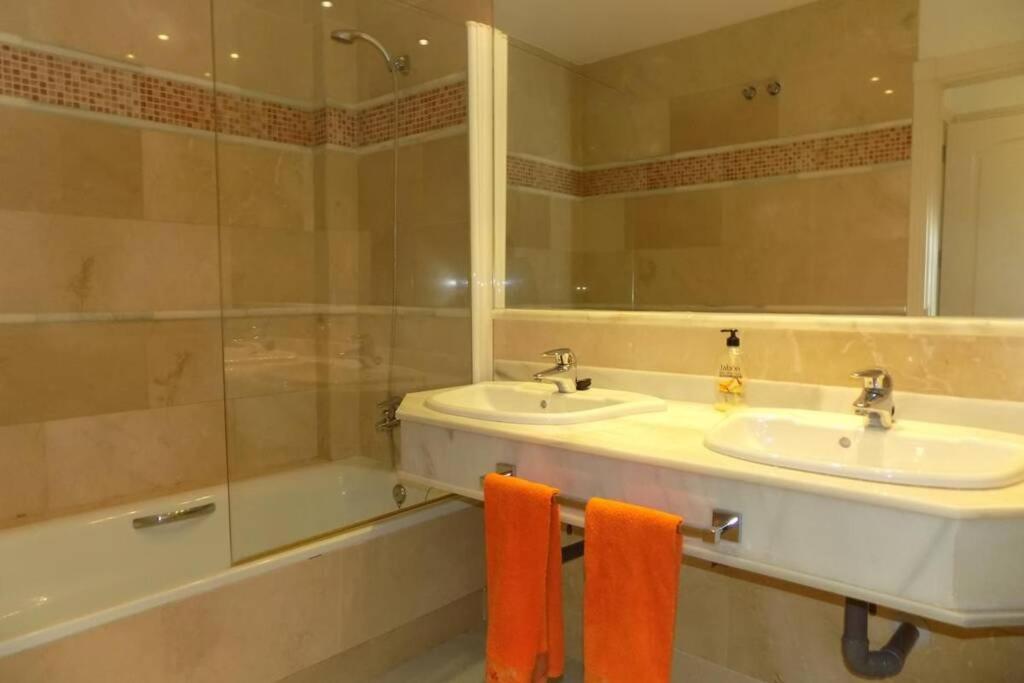 מארבלה Fuente Aloha Apartment מראה חיצוני תמונה