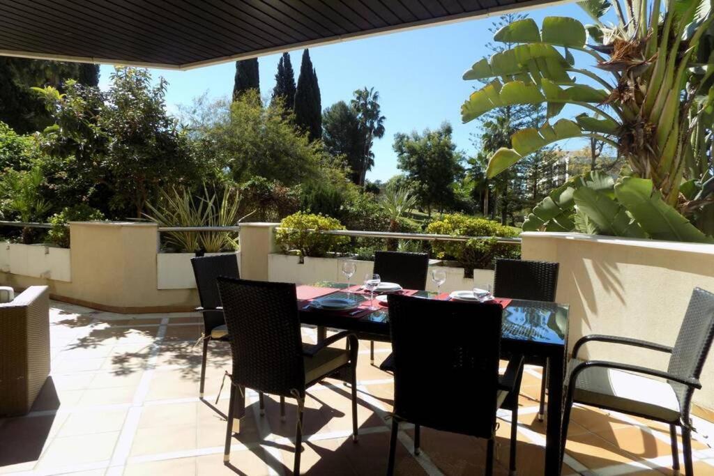 מארבלה Fuente Aloha Apartment מראה חיצוני תמונה
